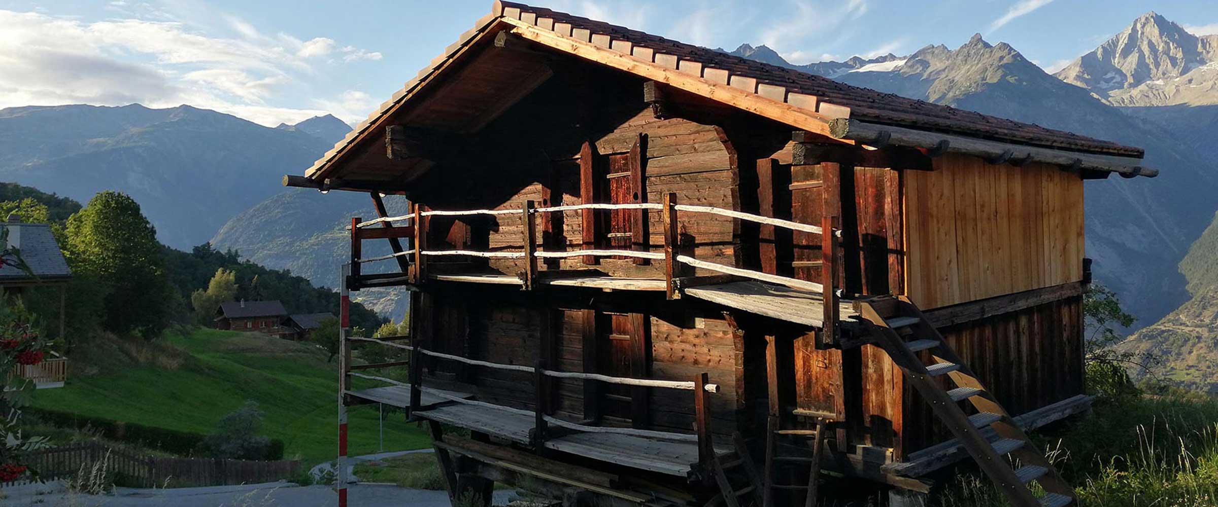 Umgebung des Haus Feschel altes Walliserhaus